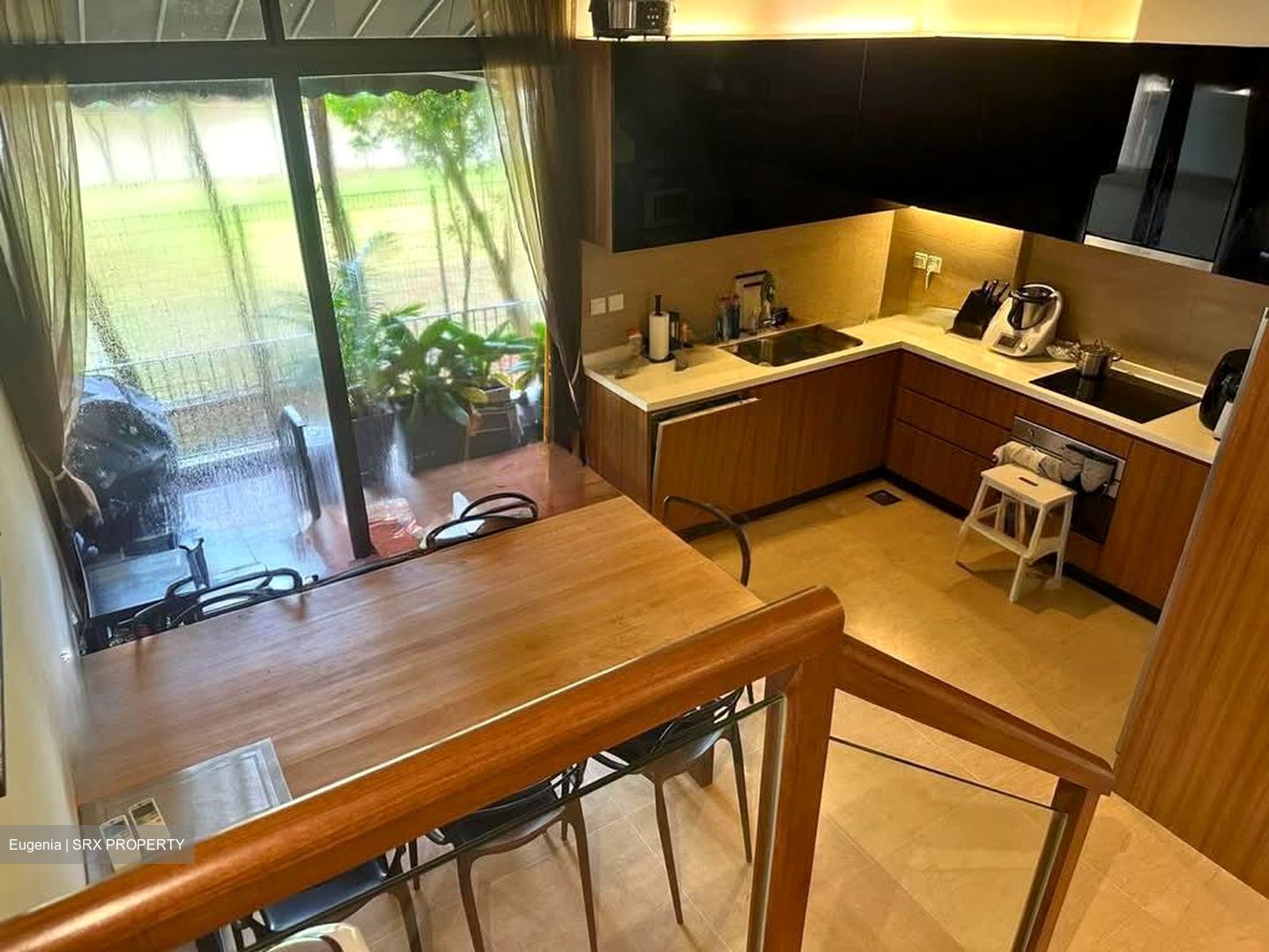 Holland Link (D10), Terrace #558339731